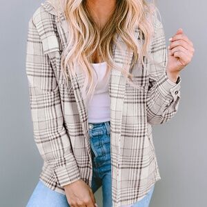 B088 Khaki Plaid Removable Hood Buttoned Shacket